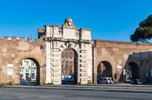 Porta San Giovanni e la fuga di Pio IX